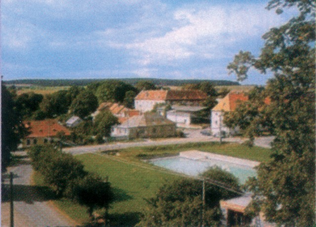 image-default